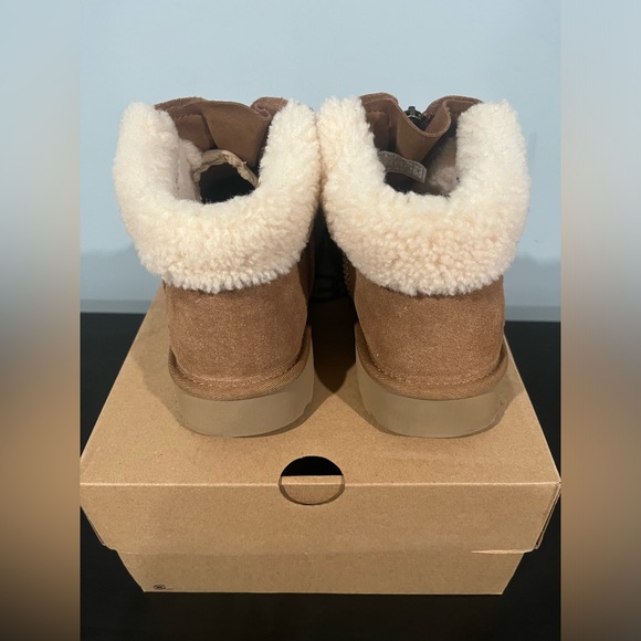 UGG Funkarra Womens Boot | size 9 | Chestnut/Natural - Picture 5 of 11